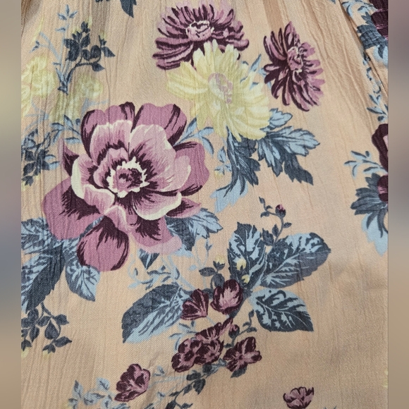 American Eagle, Feminine pink, floral wrap romper, long bell sleeves Size XXS - Picture 7 of 10